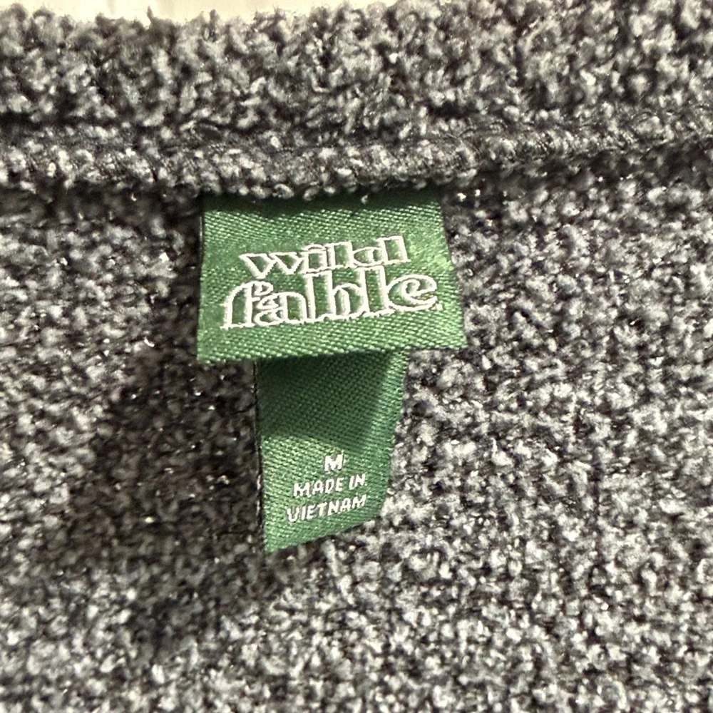Wild Fable Dark Gray Ruched Long Sleeve Crop Top - Picture 2 of 3